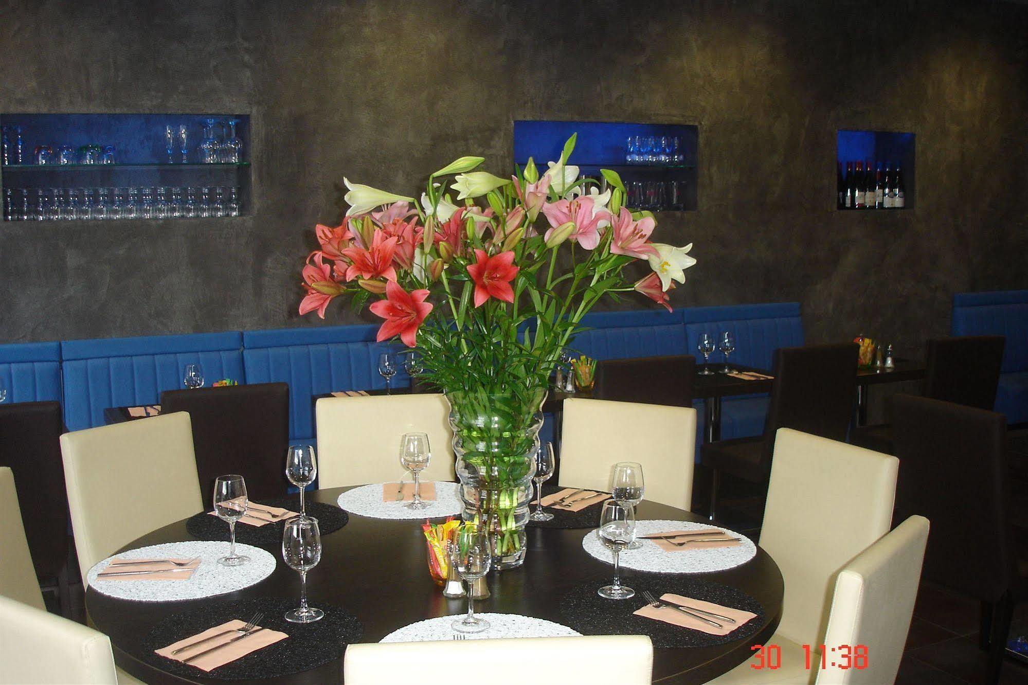 Hotel Restaurant La Fregate La Seyne-sur-Mer Ngoại thất bức ảnh